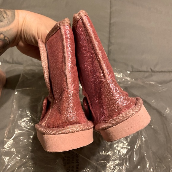✨CLEARANCE✨ 🦄 Pink Glittery Unicorn Boots for Toddlers 🌈 - Picture 3 of 10